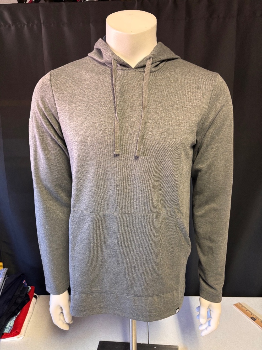 Nice mens small Travis Mathew golf hoode